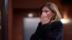 Private Eyes S02E16 Harcèlement