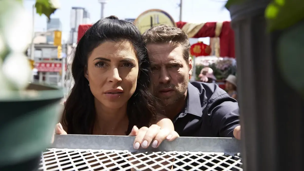 Private Eyes S03E09 La main de fer en streaming