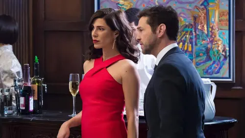 Private Eyes S01E10 Bijoux de famille