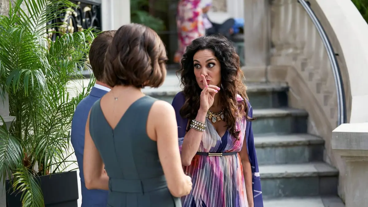 Private Eyes S04E05 Les roses de la mort