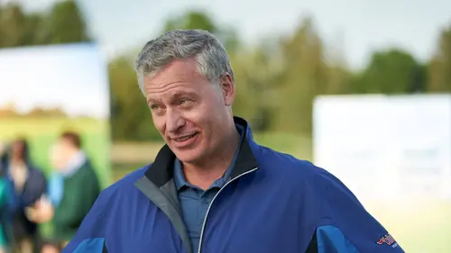 Private Eyes S04E07 Sous pression