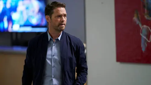 Private Eyes S04E09 L'heure tourne