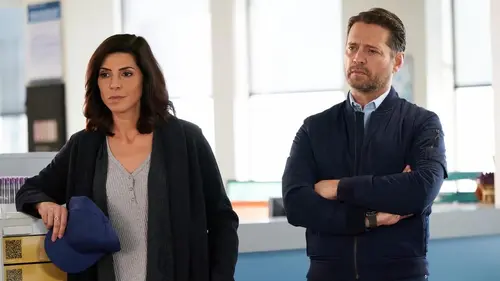 Private Eyes S05E01 Mystère à l'hôpital en streaming