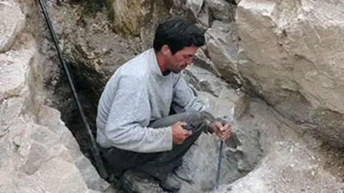 Chasseurs de pierres précieuses S01E01 La roue tourne
