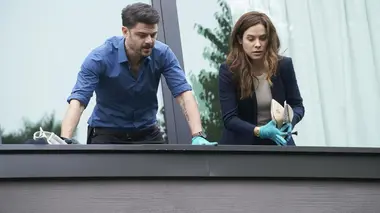 Mary Kills People S01E01 Bloody Mary