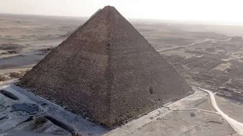 Pyramide de Gizeh : une mégastructure antique S01E01 Mystérieux papyrus