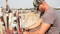 Pyros : les rois du feu d'artifice S01E02 Bonne année ! replay