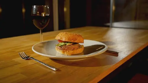 Audiences TV : Quand le burger se met à table
