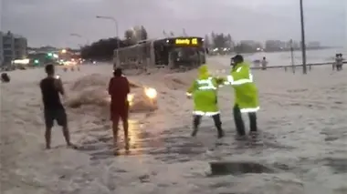 Tempête aquatique, bousculade dans les airs, coup de tonnerre en Russie