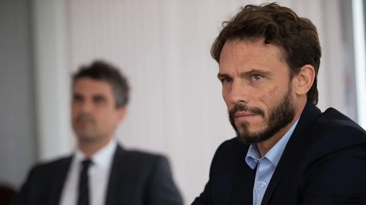 Quartier des banques S02E06 La banquière