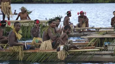 Course de pirogues en Papouasie-Nouvelle-Guinée