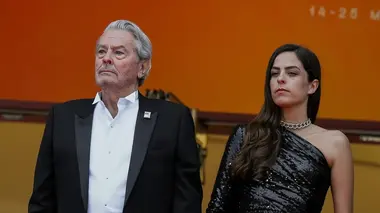 Que s'est-il vraiment passé ? Alain Delon : la guerre fratricide (1/2)