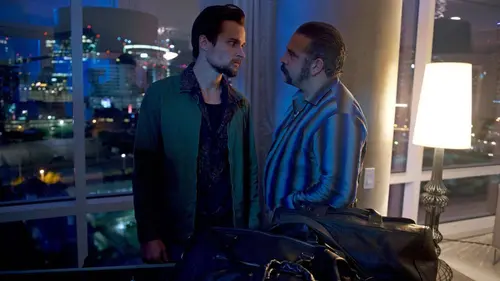Queen of the South S02E08 Destination Chicago