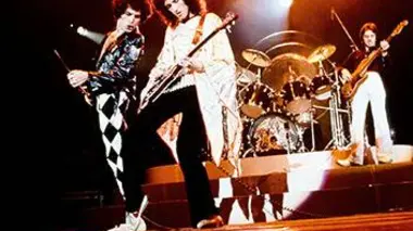 Queen : Rock the World