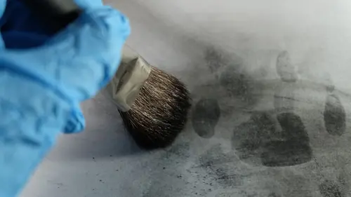 Casting Qui a tué le croque-mort ?