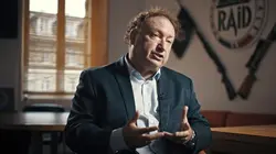 Raid - Derrière la légende 32 heures