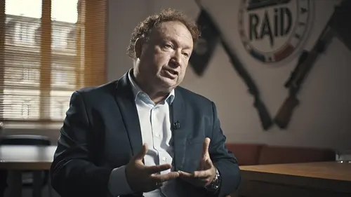 Raid - Derrière la légende 32 heures