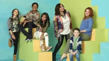 Raven S03E25 Influenceuse