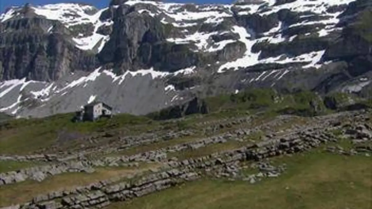 Refuges de montagne S01E01 Entre défi et euphorie