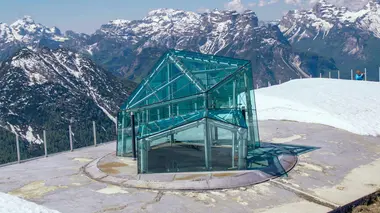 Par-delà les frontières