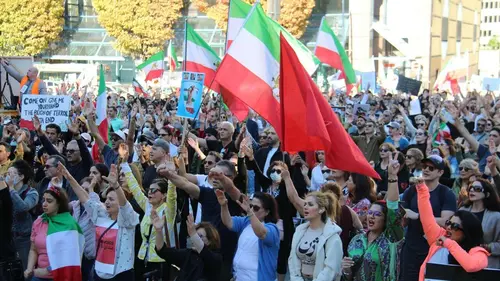 Rembob'INA Femmes dans l'action à Téhéran (1979)