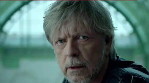 Renaud, toujours debout !