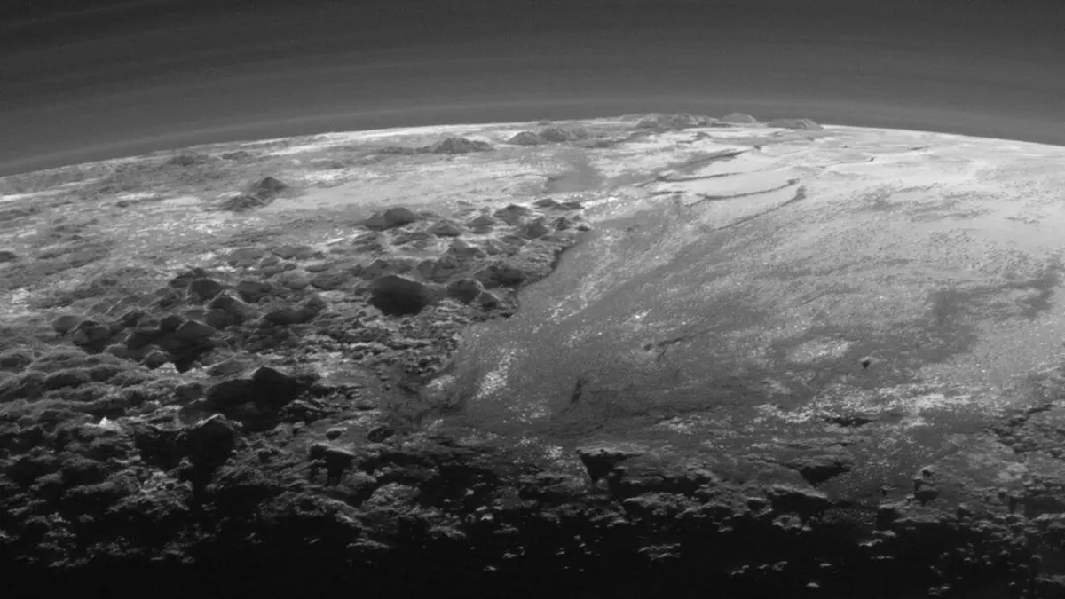 Rencontre avec Pluton et au-delà