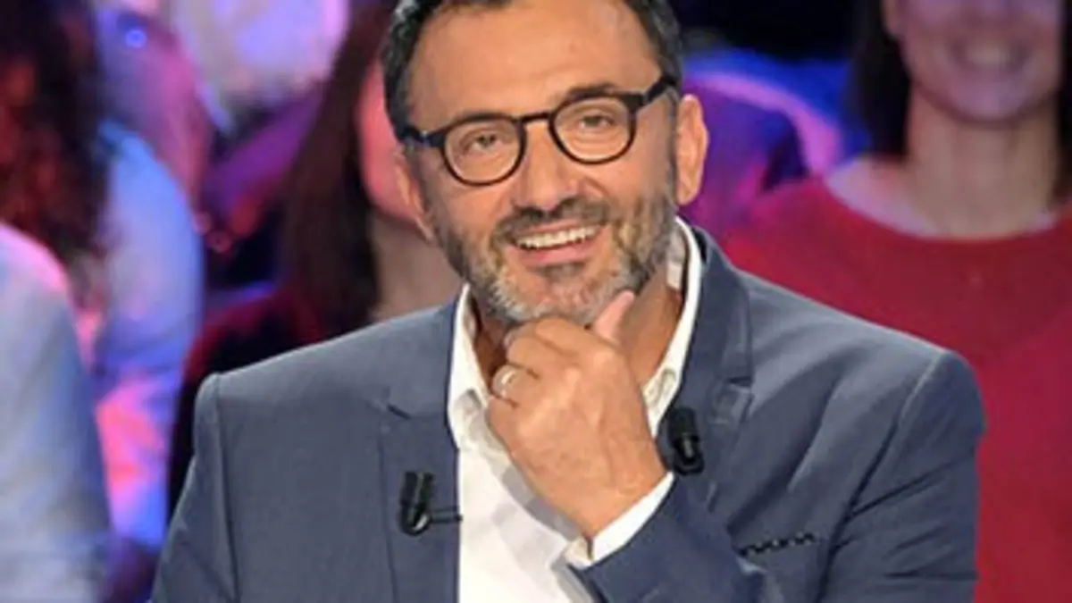 Rendez-vous en terre inconnue Kev Adams chez les Suri