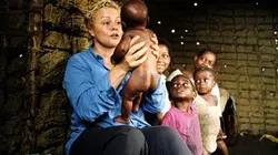 Rendez-vous en terre inconnue Au Cameroun avec Muriel Robin