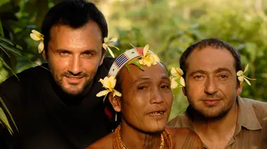 Rendez-vous en terre inconnue Patrick Timsit chez les hommes-fleurs