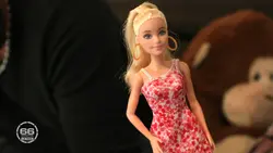 66 minutes : le doc : Bichectomie : la nouvelle lubie esthétique / Barbie Botox / Grossophobie : plus que jamais d’actualité