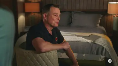 9-1-1 : S5 E11 - Je vous surveille