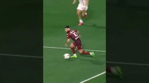 replay de 9 buts en 15 matchs pour Mikautadze ??