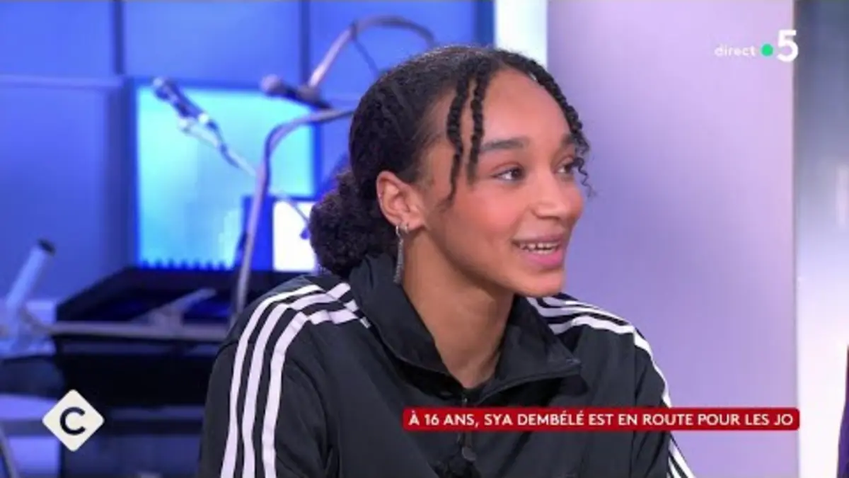 replay de À 16 ans, Sya Dembélé est en route pour les JO - C à Vous - 22/04/2024