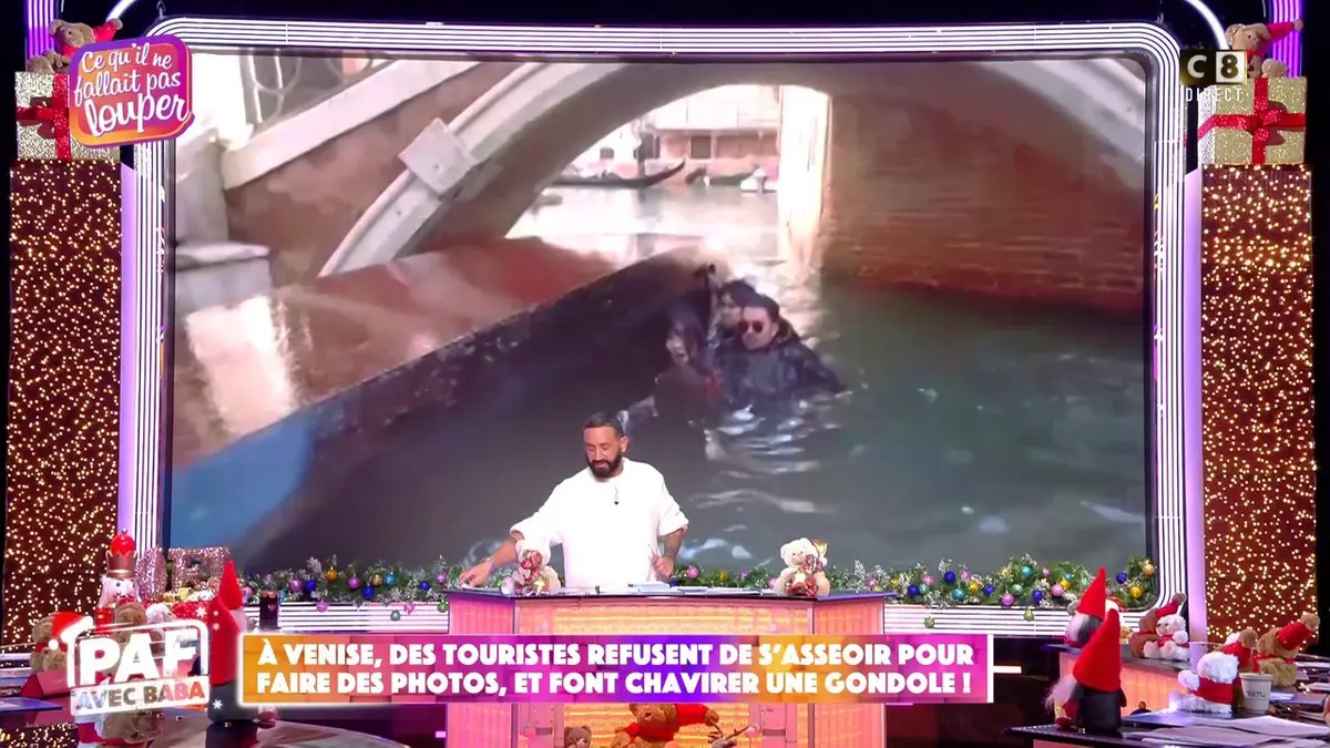 replay de À Venise, des touristes refusent de s’asseoir et font chavirer une gondole !