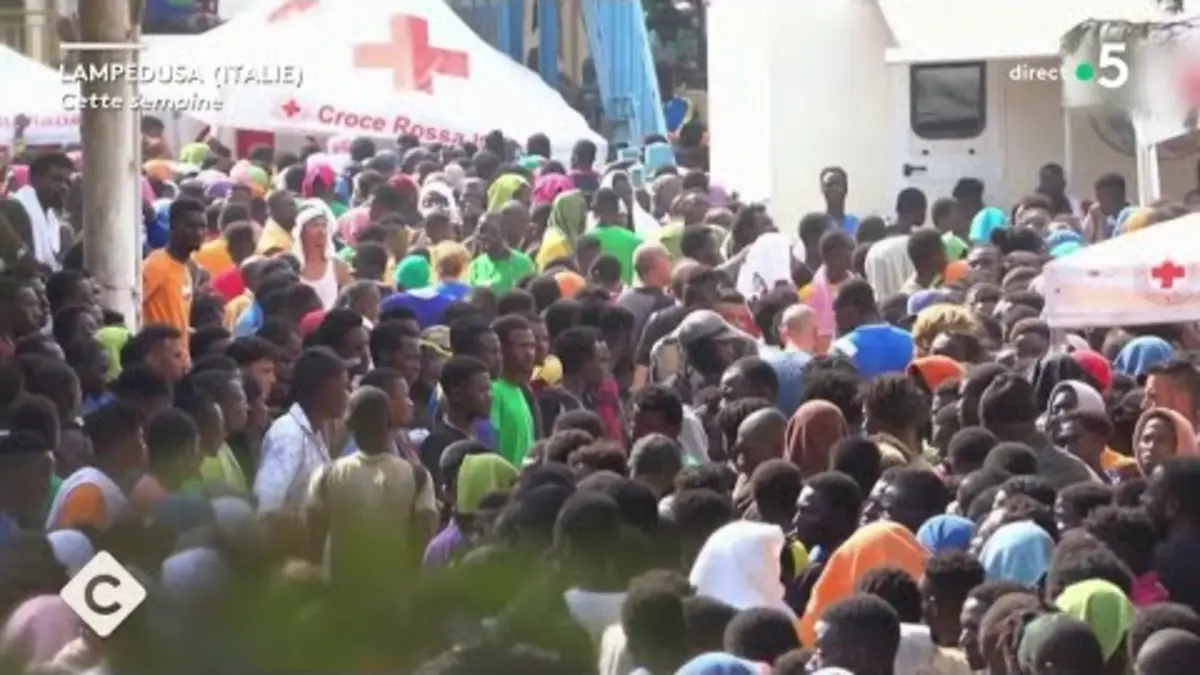 replay de Afflux inédit de migrants sur l’île de Lampedusa - L’Édito de Patrick Cohen - C à vous - 15/09/2023