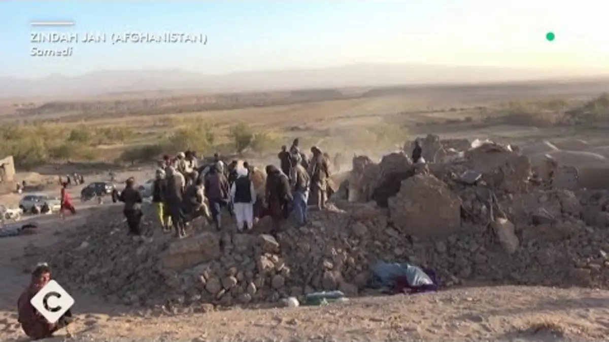 replay de Afghanistan : un séisme fait plus de 2000 morts - Le 5/5 - C à Vous - 09/10/2023