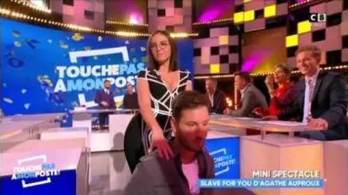 replay de Agathe Auproux offre une danse ultra sexy à Maxime Guény !