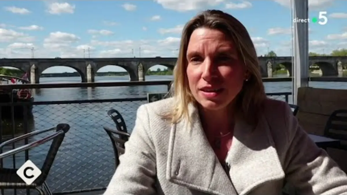 replay de Agressions sexuelles, misogynie : Saint-Cyr dans la tourmente - La Story - C à Vous - 18/04/2024