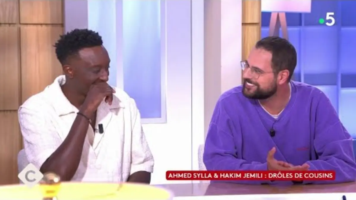 replay de Ahmed Sylla & Hakim Jemili : cousins malgré eux - C à Vous - 15/04/2024