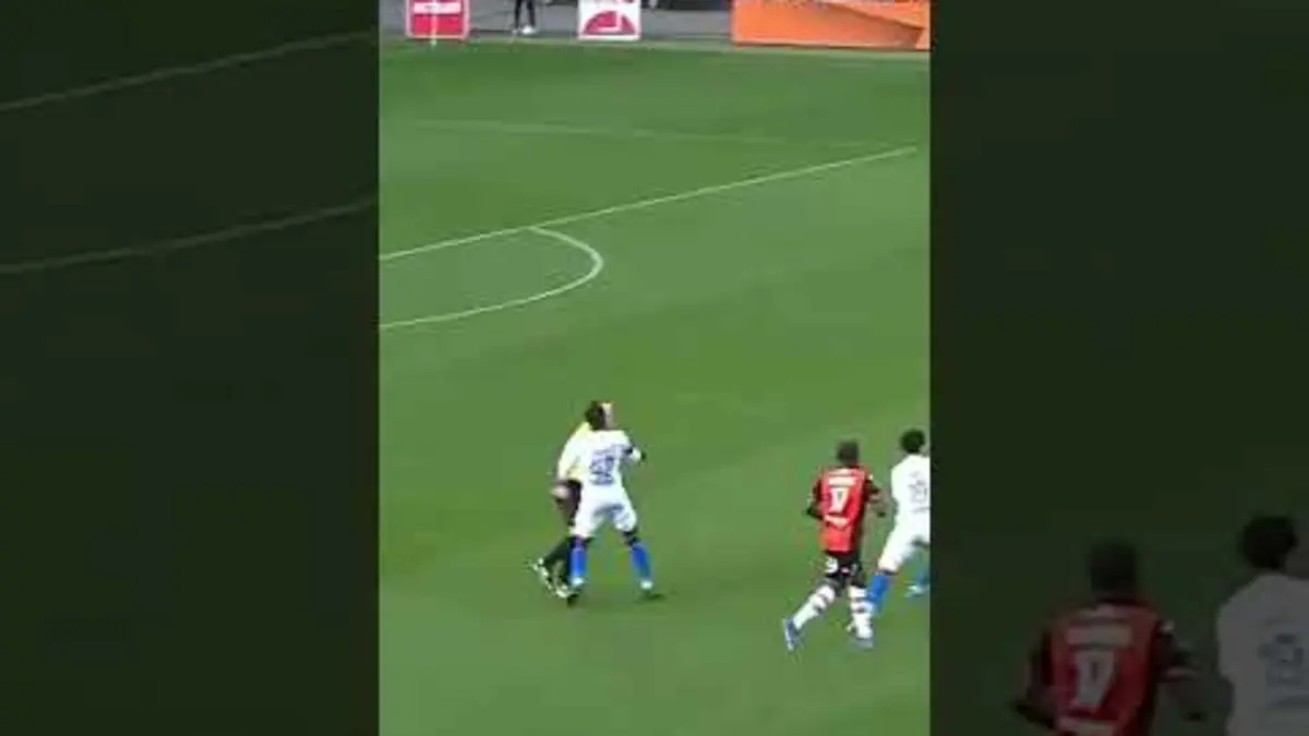 Aïe ? #football #ligue1 #foot #ligue1mcdonalds…