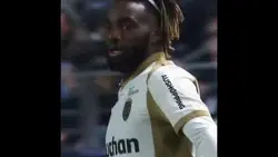 Allan Saint-Maximin playing football ??? #football #ligue1 #soccer #sports #ligue1mcdonalds #foot