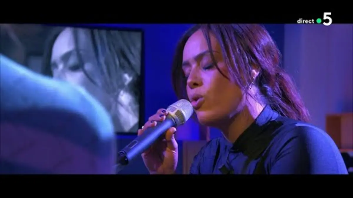 replay de Amel Bent - “Décharge mentale” - C à vous