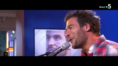 replay de Amir interprète son titre “Complémentaires” - C à vous - 25/09/2024