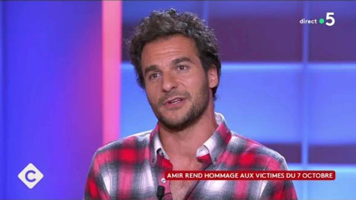 replay de Amir rend hommage aux victimes du 7 octobre - C à Vous - 25/09/2024