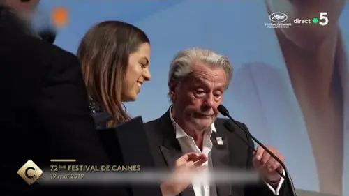 replay de Anouchka Delon, l’hommage à son père