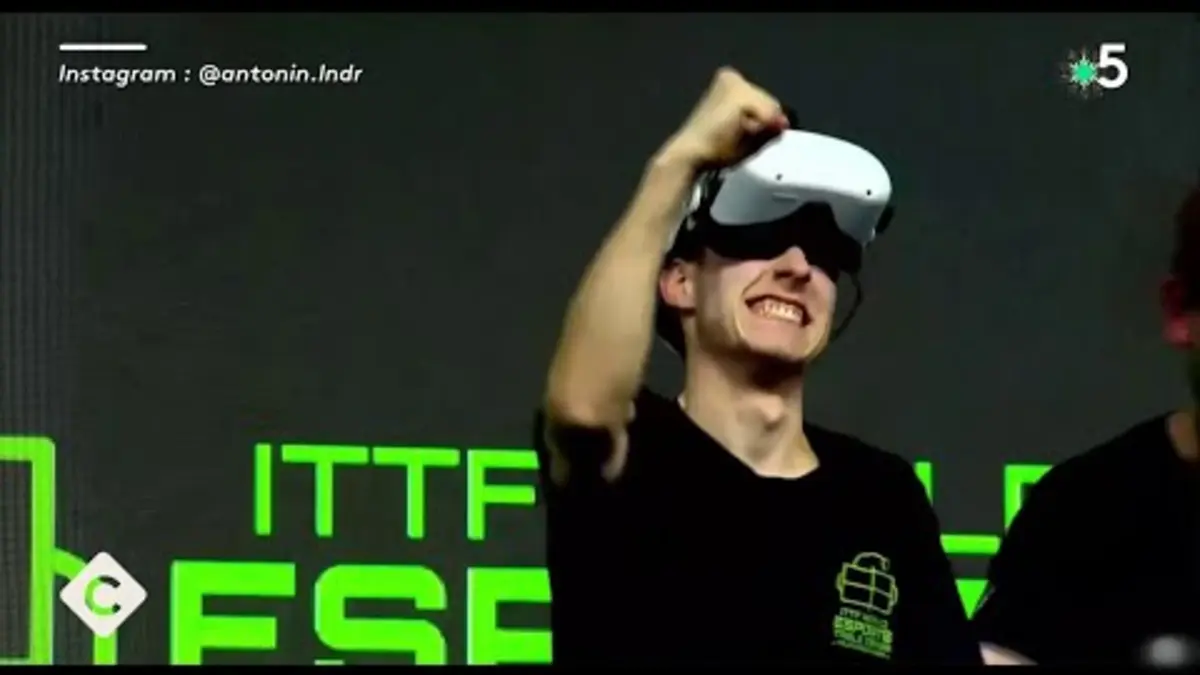 replay de Antonin Landreau, champion du monde de ping pong virtuel - Fanzone de Olivia Leray - C à Vous