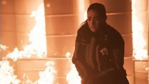 replay de APB : alerte d'urgence : Saison 1 épisode 8