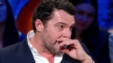 Arnaud Ducret ému aux larmes par le message de son fils