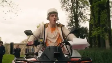 Arriver en quad au lycée (extrait)